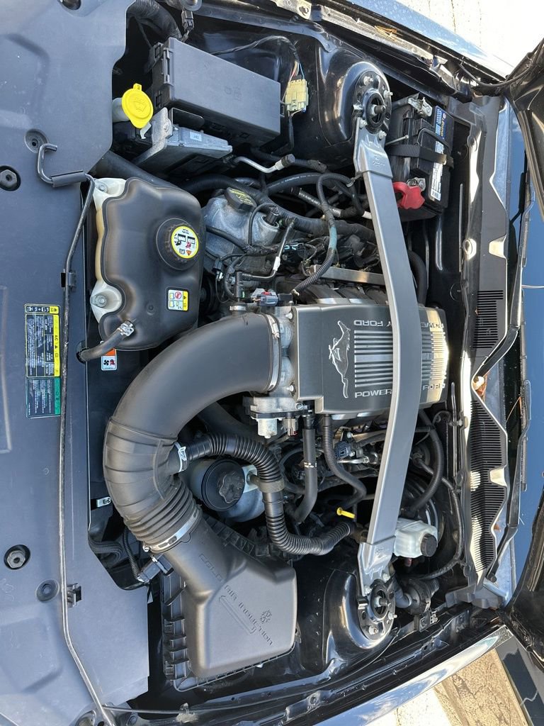 Used 2010 Ford Mustang GT Premium image 33