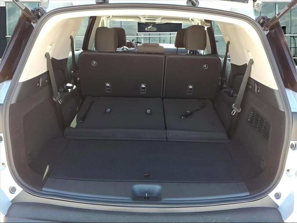 New 2025 Nissan Pathfinder SV image 11