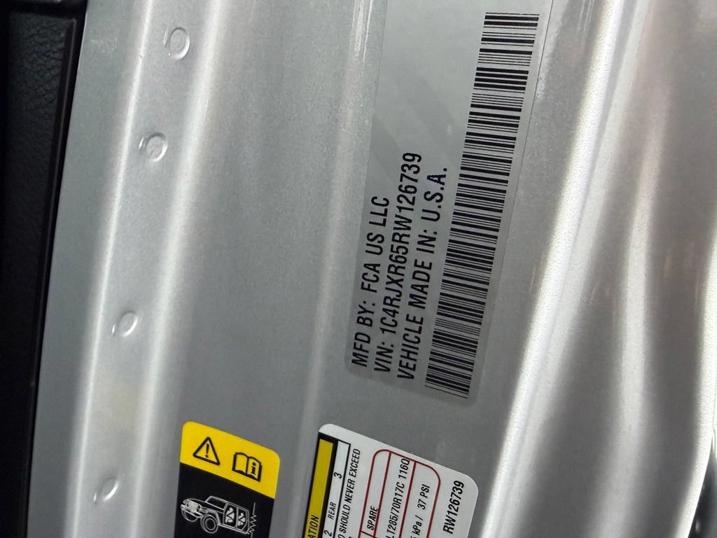 Used 2024 Jeep Wrangler Unlimited Rubicon 4xe AWD/4WD image 39