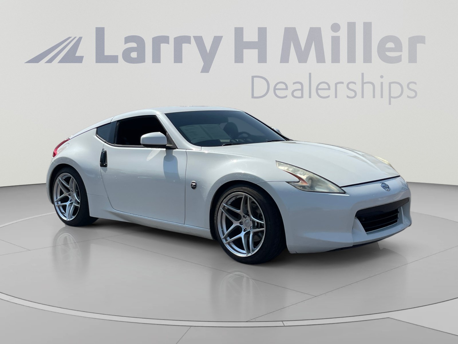 Used 2009 Nissan 370Z Coupe RWD image 7