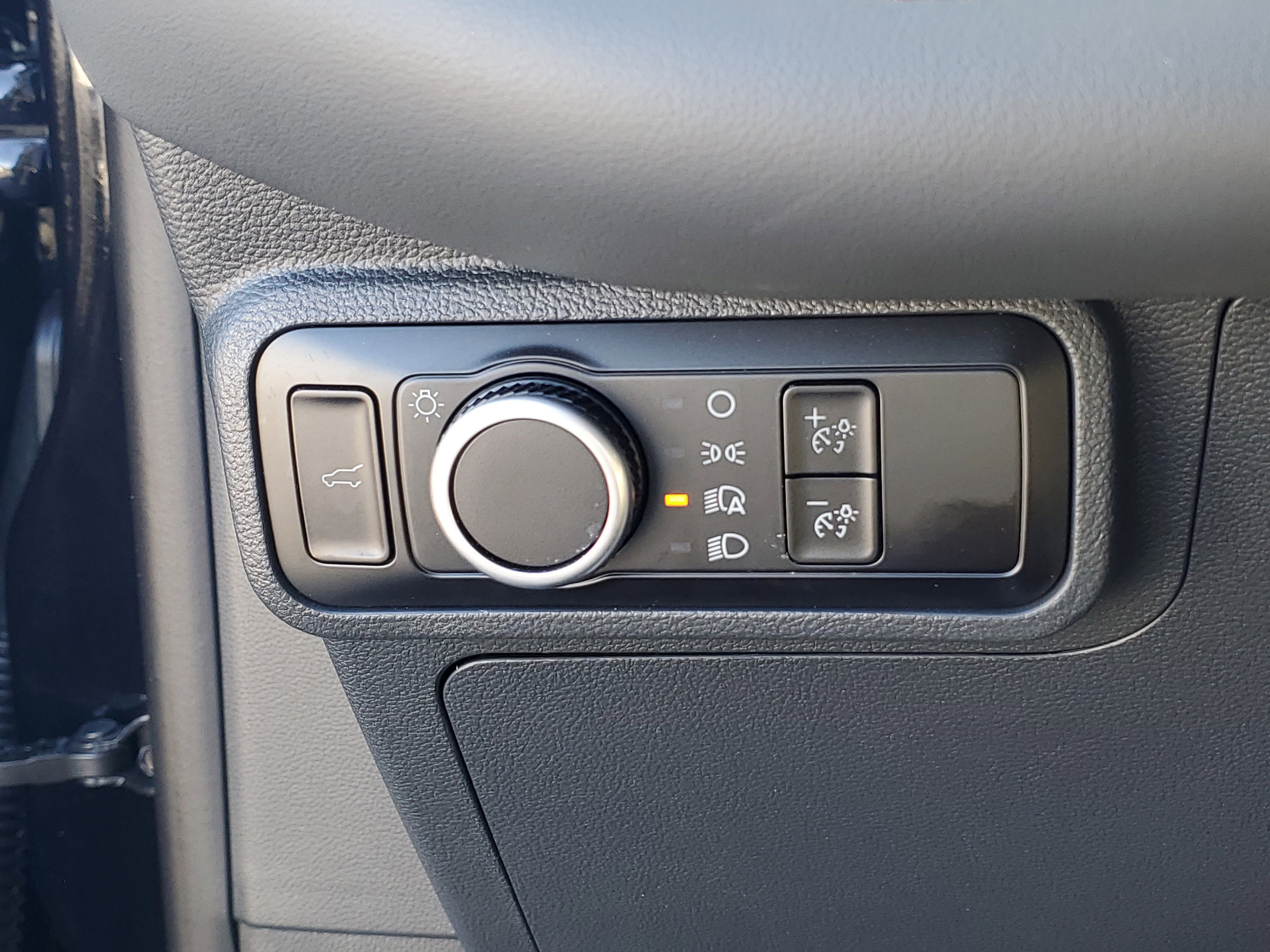 Used 2025 Ford Explorer Active RWD image 15