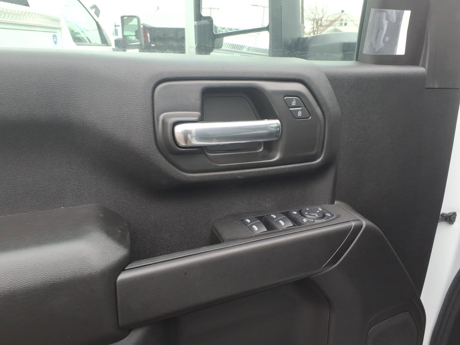 New 2025 GMC Sierra 3500 Pro w/ Convenience Package image 9