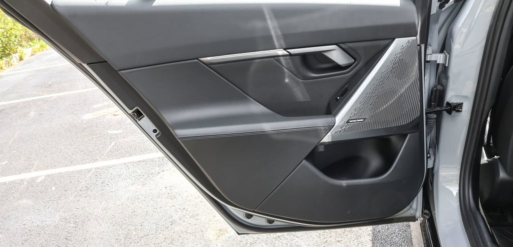 Used 2024 BMW i5 eDrive40i w/ M Sport Package image 46