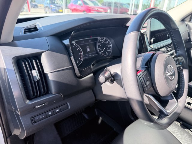 Certified 2022 Nissan Pathfinder SL AWD/4WD image 17