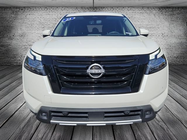 Used 2023 Nissan Pathfinder SL w/ Lighting Package (N92) image 8