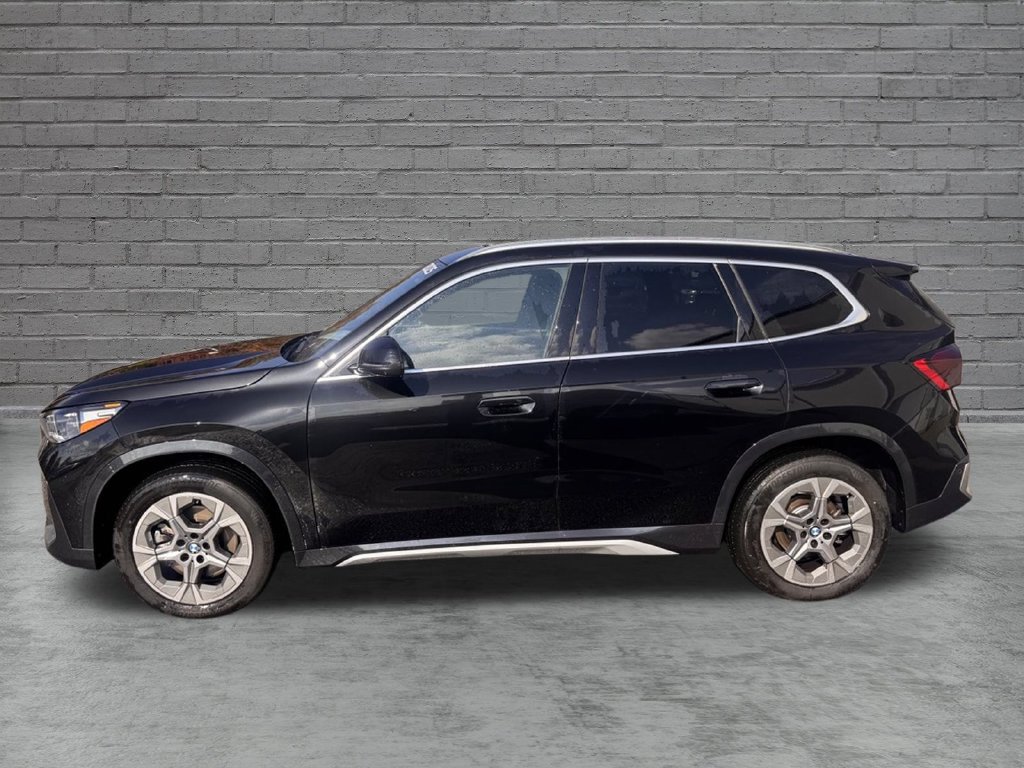 Used 2025 BMW X1 xDrive28i AWD/4WD image 3