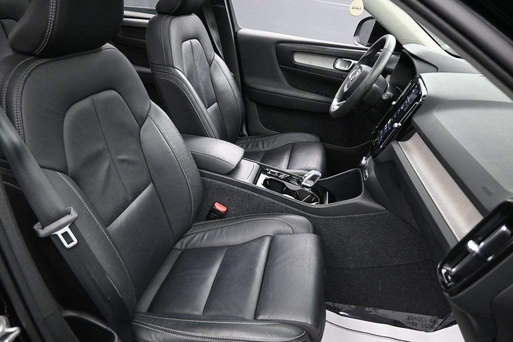 Used 2023 Volvo XC40 B5 Ultimate w/ Climate Package AWD/4WD image 31