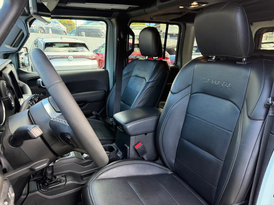 Used 2023 Jeep Wrangler Sahara AWD/4WD image 20
