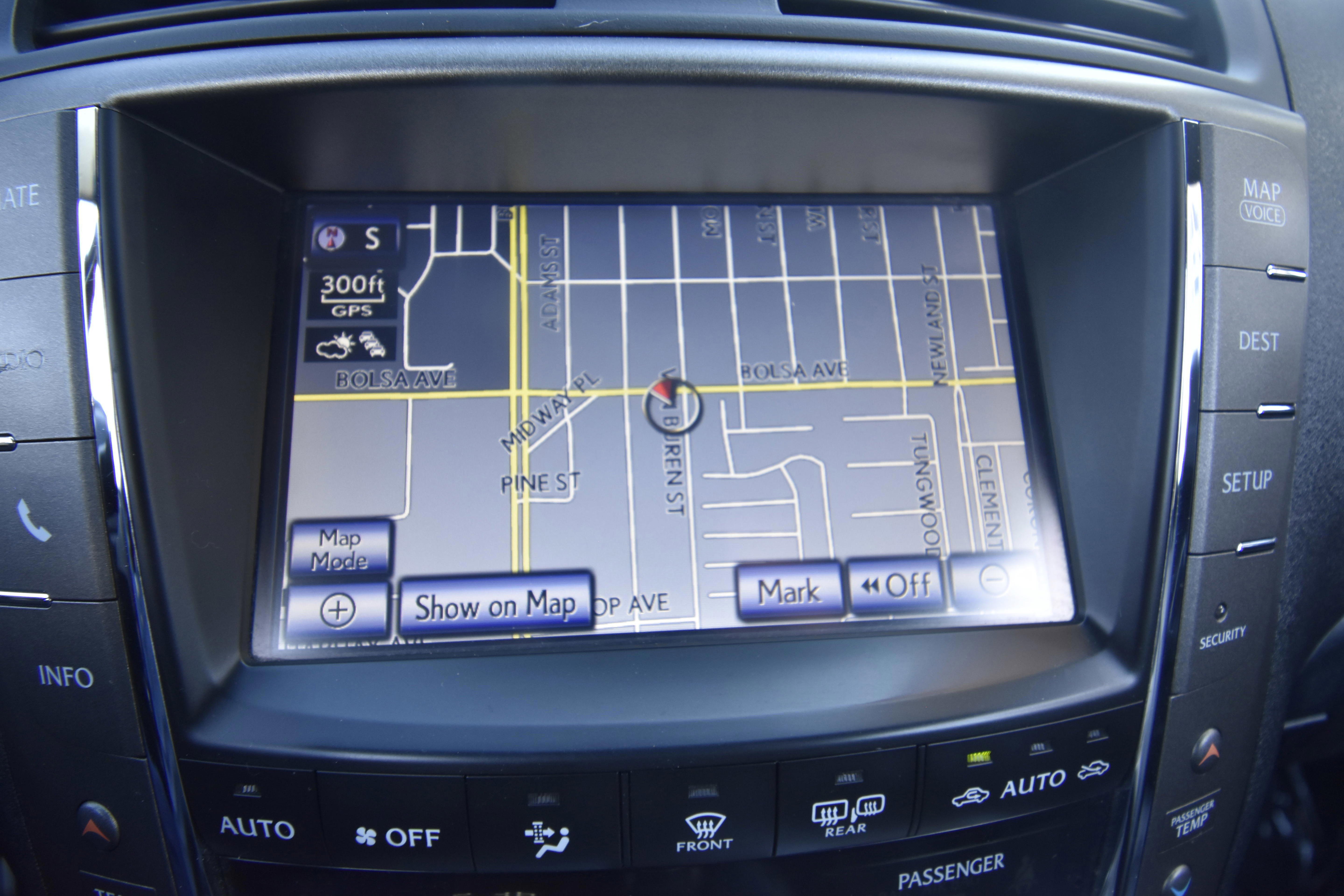 Used 2013 Lexus IS 350C w/ F-Sport Pkg w/Summer Tires RWD image 2