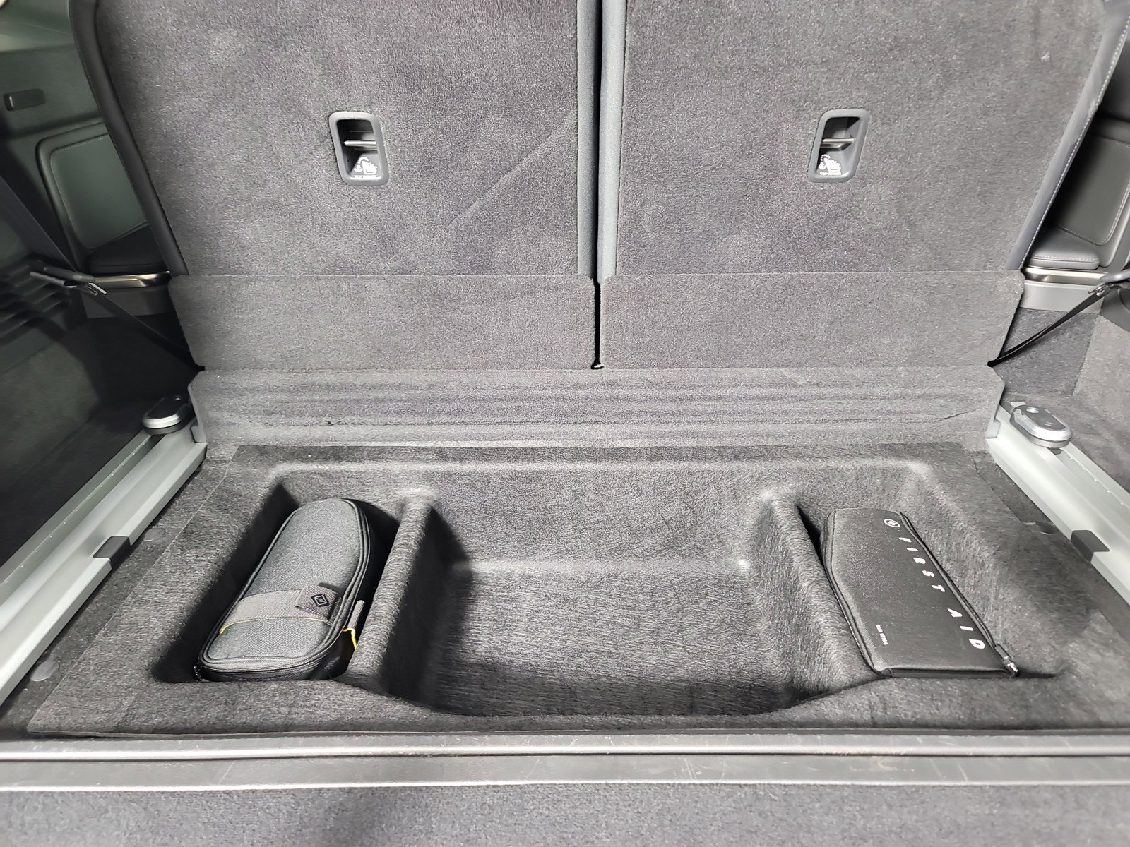 Used 2024 Rivian R1S Adventure AWD/4WD image 26