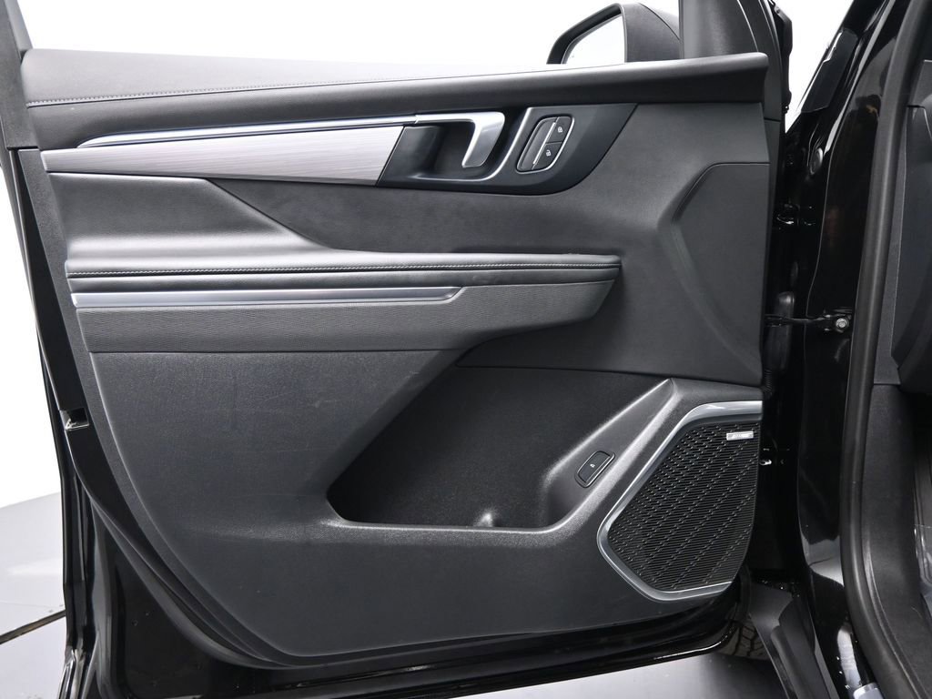 Used 2025 Buick Enclave Preferred image 13