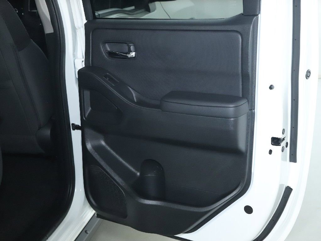 Certified 2024 Nissan Frontier SV w/ Hardbody Edition image 31