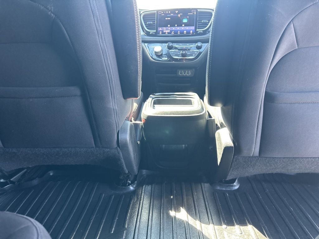 Used 2021 Chrysler Pacifica Touring w/ S Appearance Package image 29