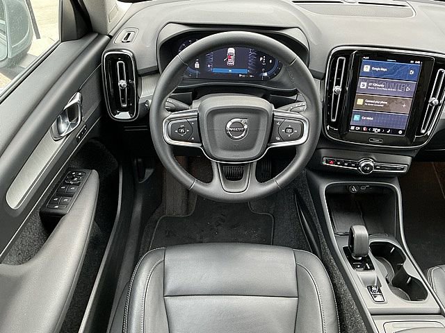 Certified 2025 Volvo XC40 B5 Core image 5