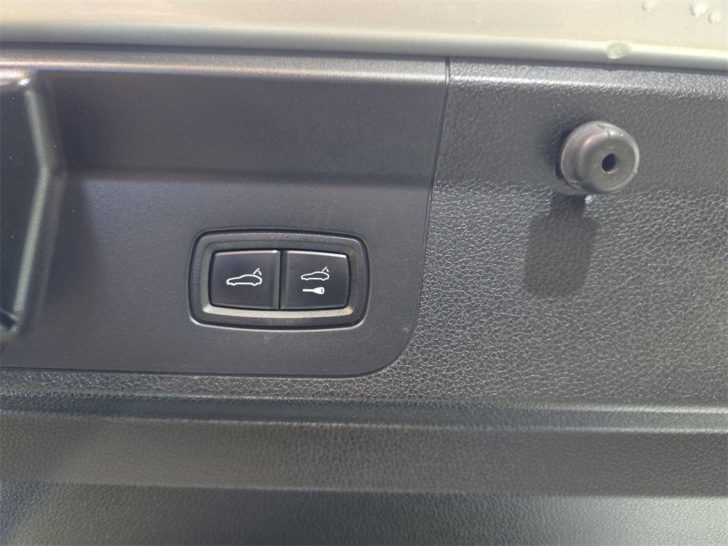 Used 2018 Porsche Panamera 4 image 15