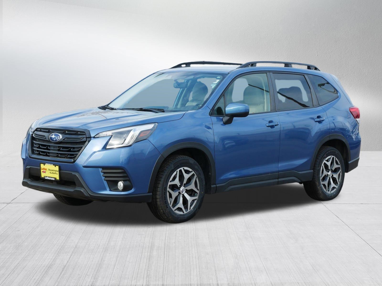 Used 2023 Subaru Forester Premium image 3