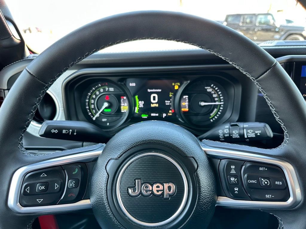 Used 2025 Jeep Wrangler Unlimited Sahara image 29