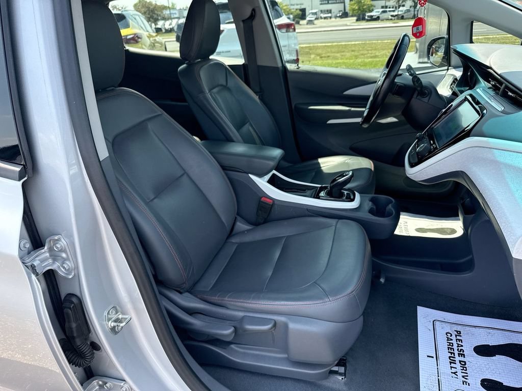 Used 2020 Chevrolet Bolt Premier w/ Infotainment Package FWD image 23