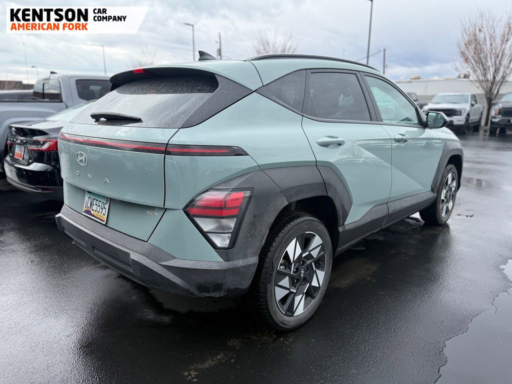 Used 2025 Hyundai Kona SEL image 2