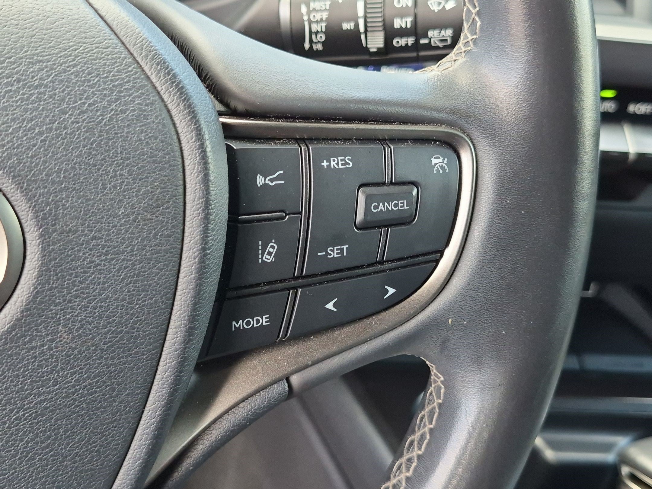 Used 2022 Lexus UX 250h AWD/4WD image 20