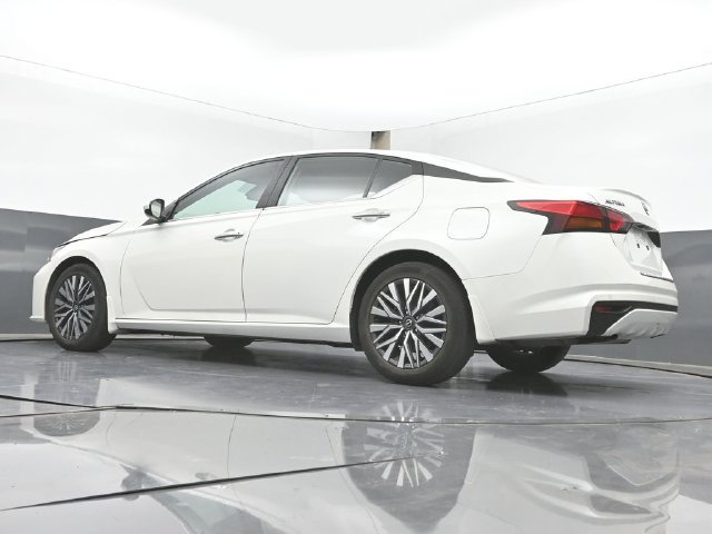 Used 2023 Nissan Altima 2.5 SV FWD image 34