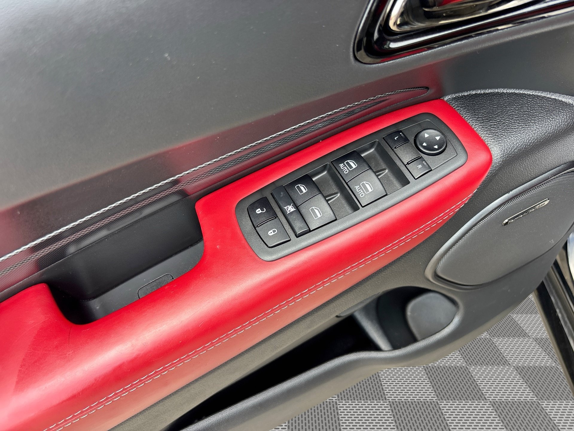 Used 2022 Dodge Durango R/T AWD/4WD image 15