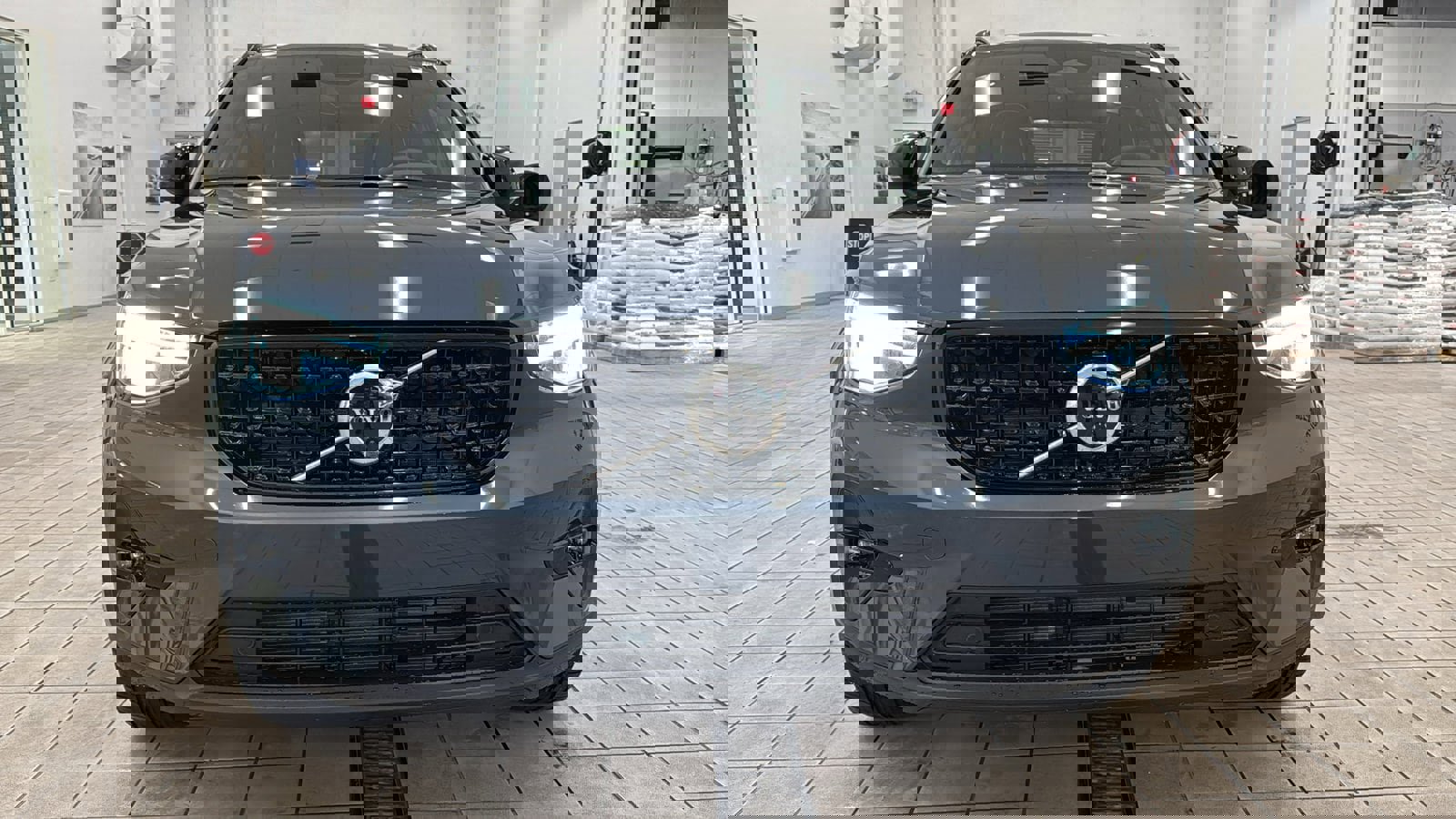 Used 2026 Volvo XC40 B4 Plus w/ Climate Package image 10