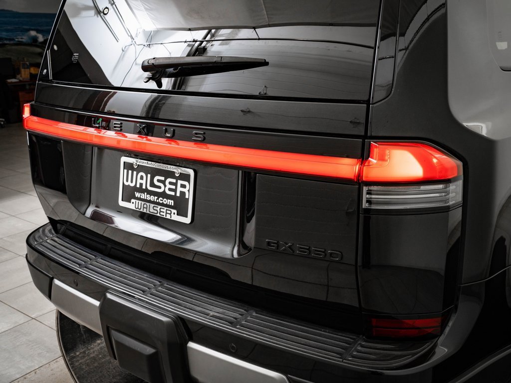 Used 2024 Lexus GX 550 image 9