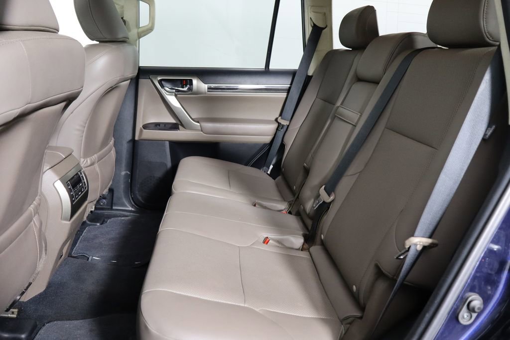 Used 2021 Lexus GX 460 Premium w/ Premium Package image 16