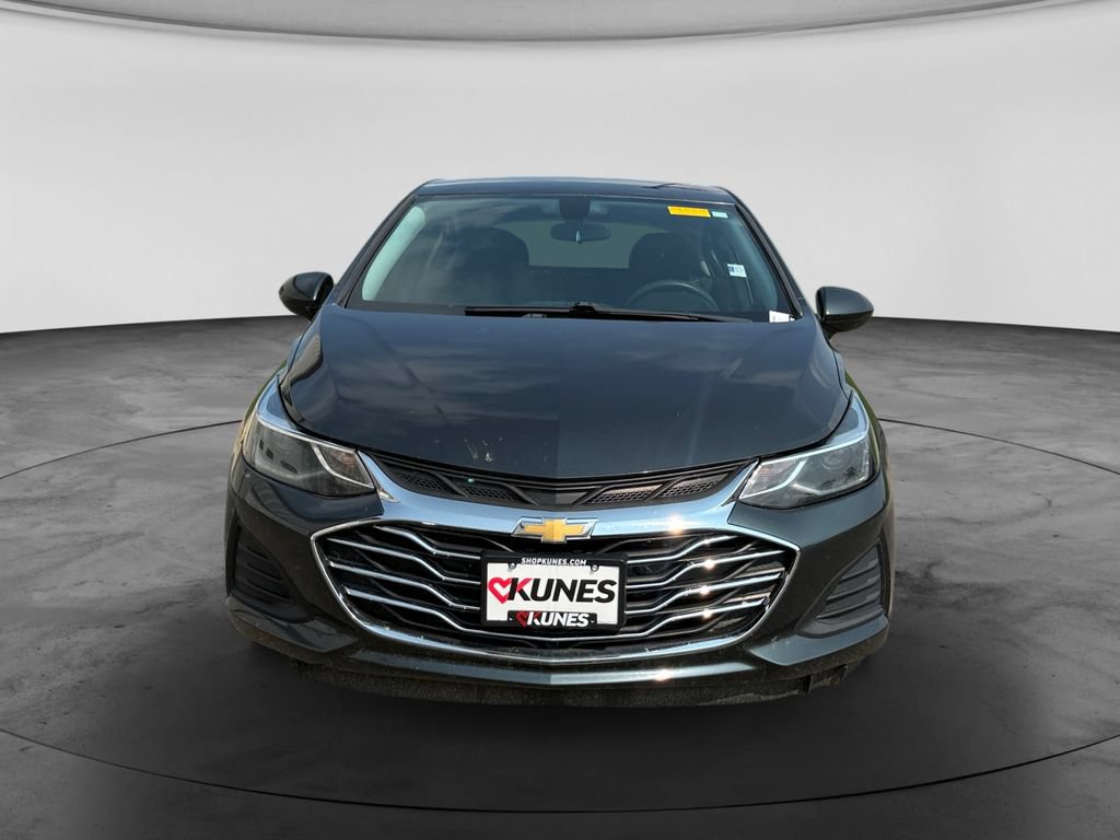 Used 2019 Chevrolet Cruze LT w/ LT True North Edition FWD image 2