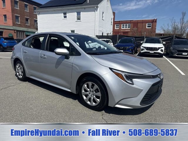 Used 2024 Toyota Corolla LE FWD image 2
