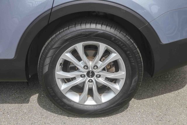 Used 2022 Kia Telluride LX image 11