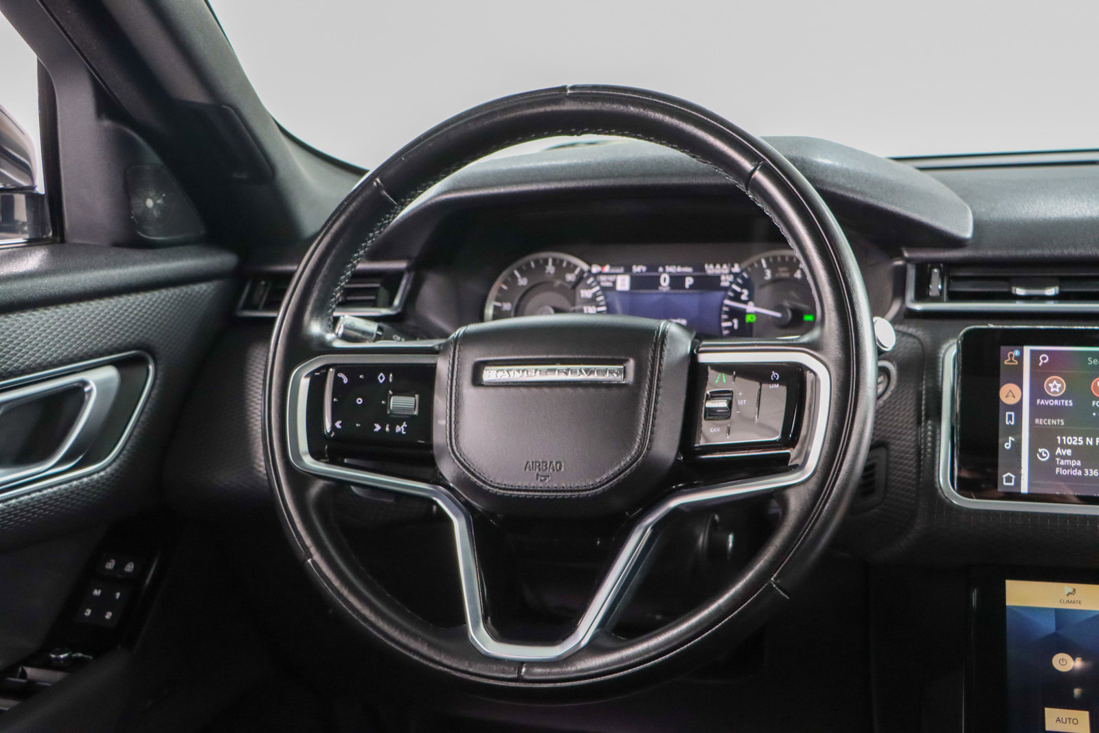 Used 2022 Land Rover Range Rover Velar R-Dynamic S image 12