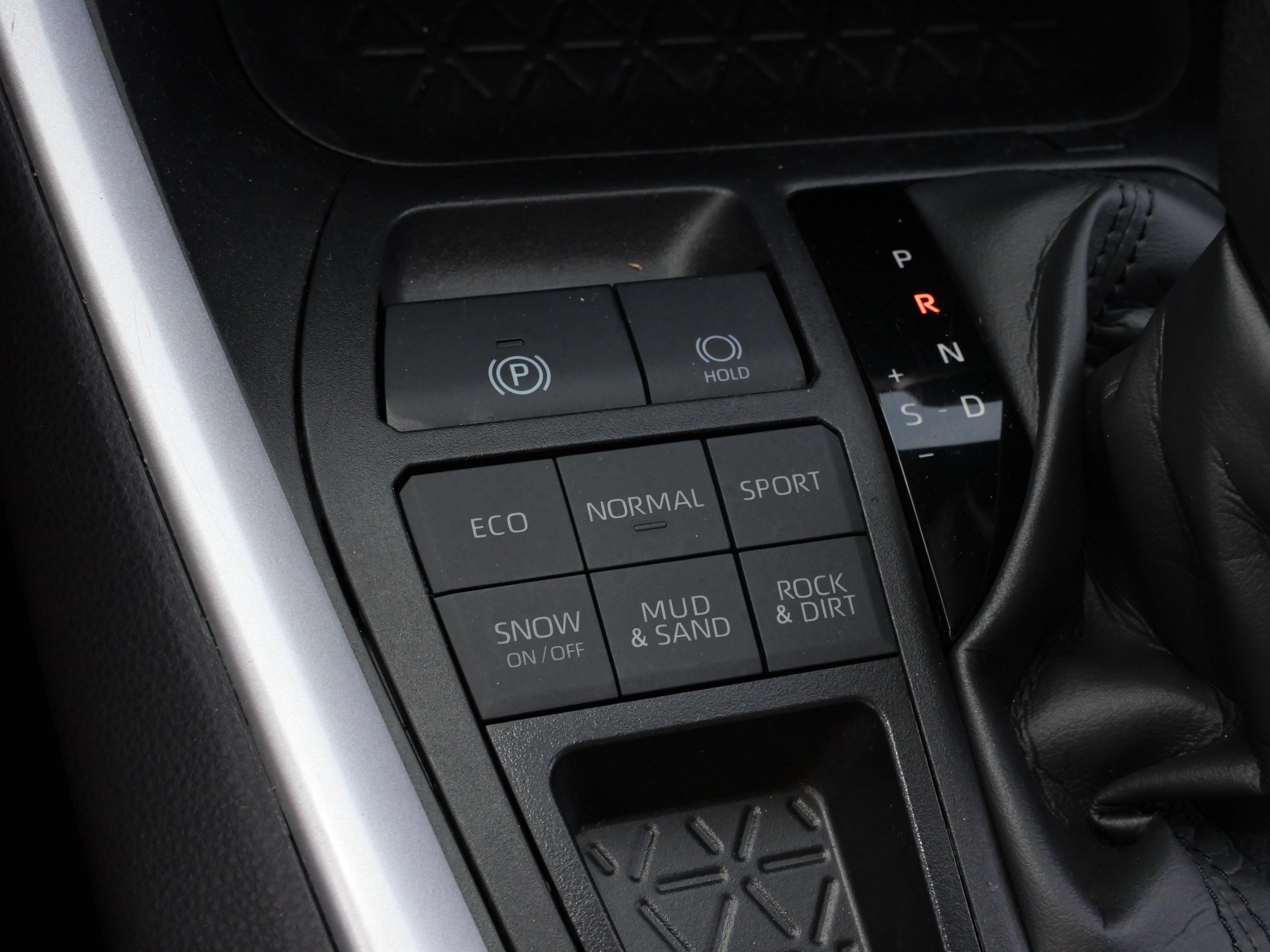 Certified 2025 Toyota RAV4 LE AWD/4WD image 29