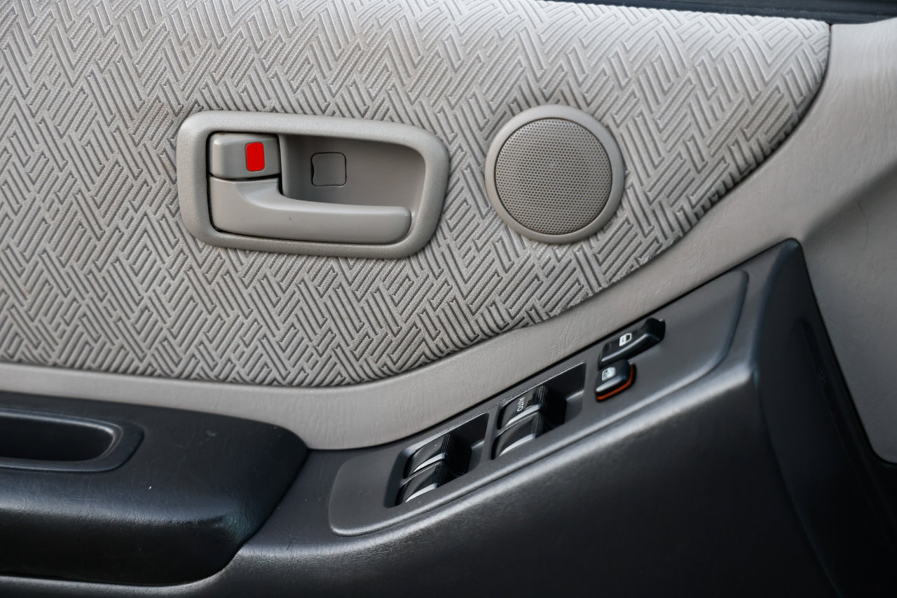 Used 2001 Toyota Highlander 4DR SUV image 35