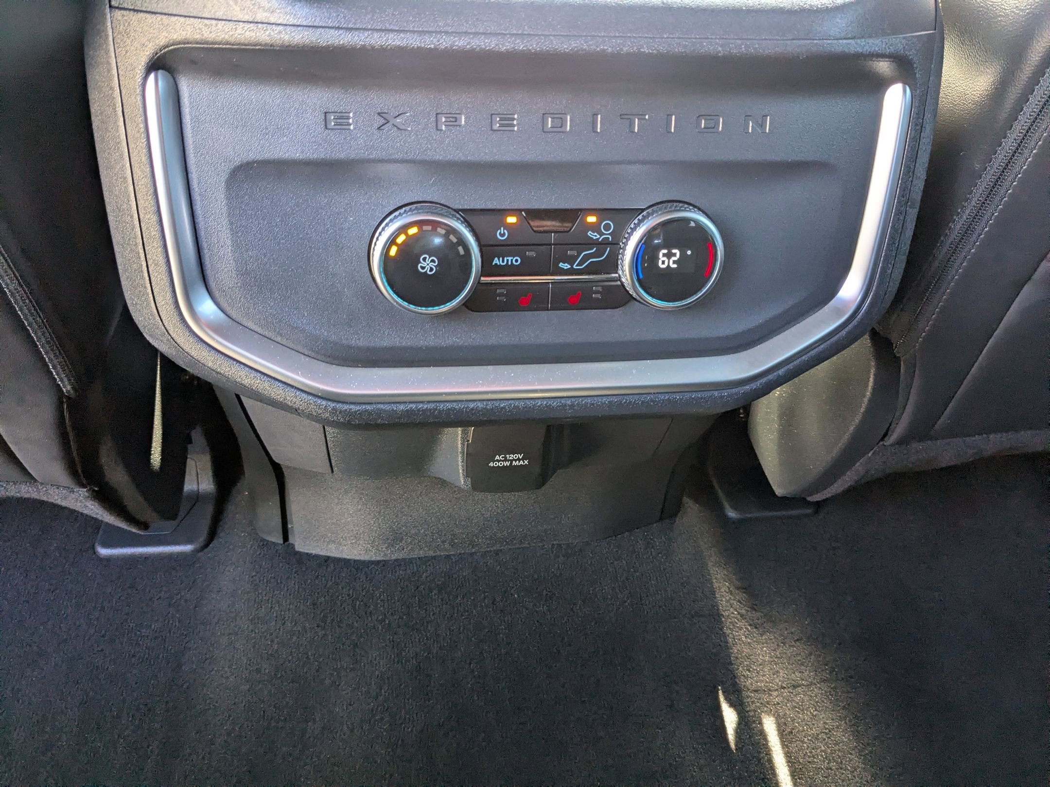 Certified 2025 Ford Expedition Platinum w/ Stealth Performance Package image 31