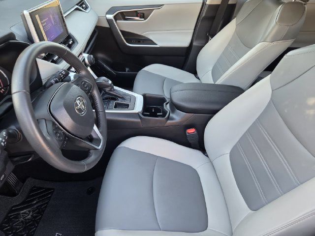 Used 2025 Toyota RAV4 XLE Premium FWD image 11