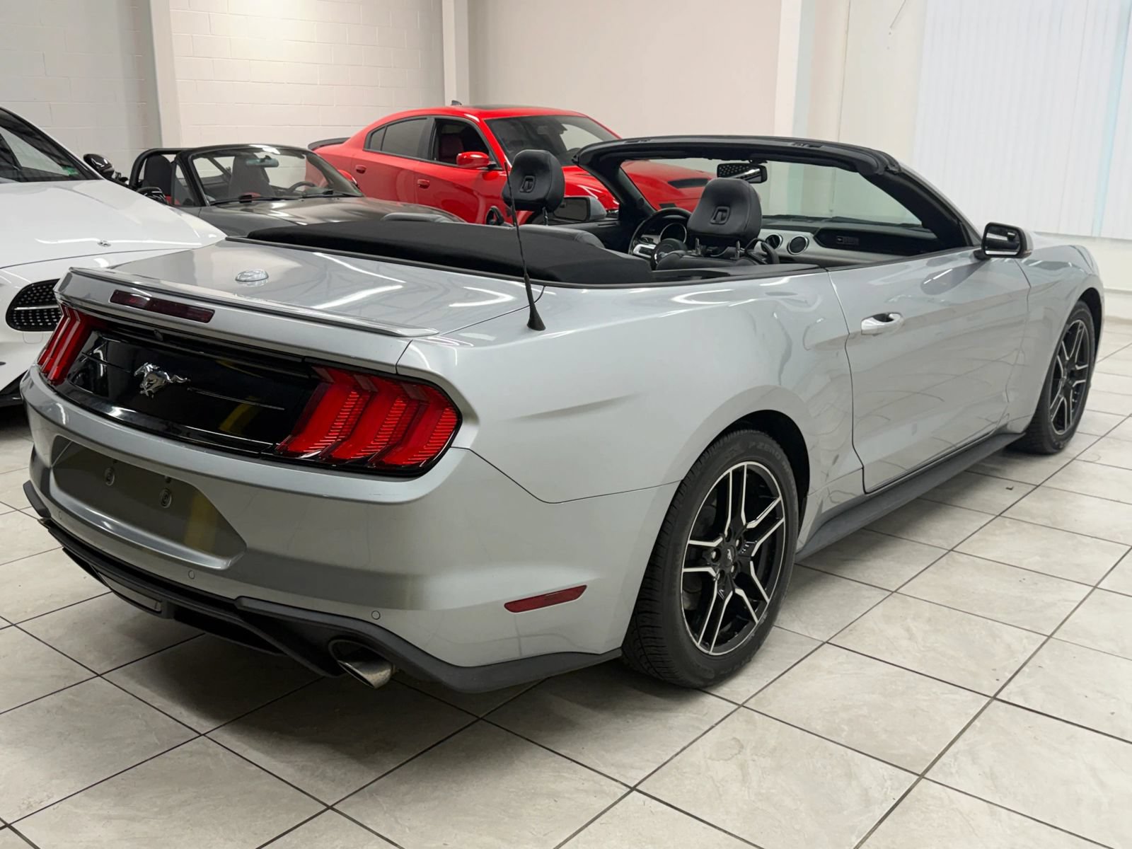 Used 2020 Ford Mustang Premium RWD image 9