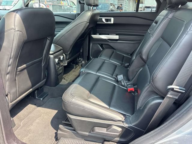Used 2022 Ford Explorer XLT w/ Equipment Group 202A AWD/4WD image 15