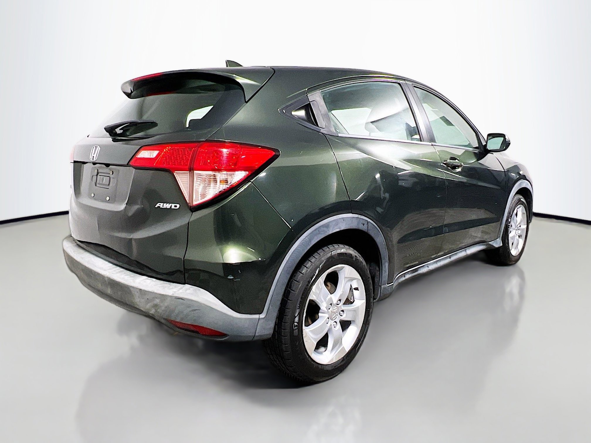 Used 2016 Honda HR-V LX image 4