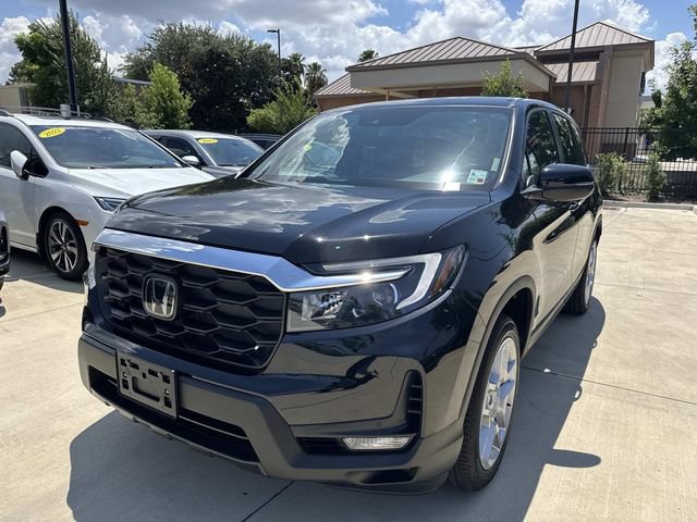 Used 2024 Honda Passport EX-L image 3