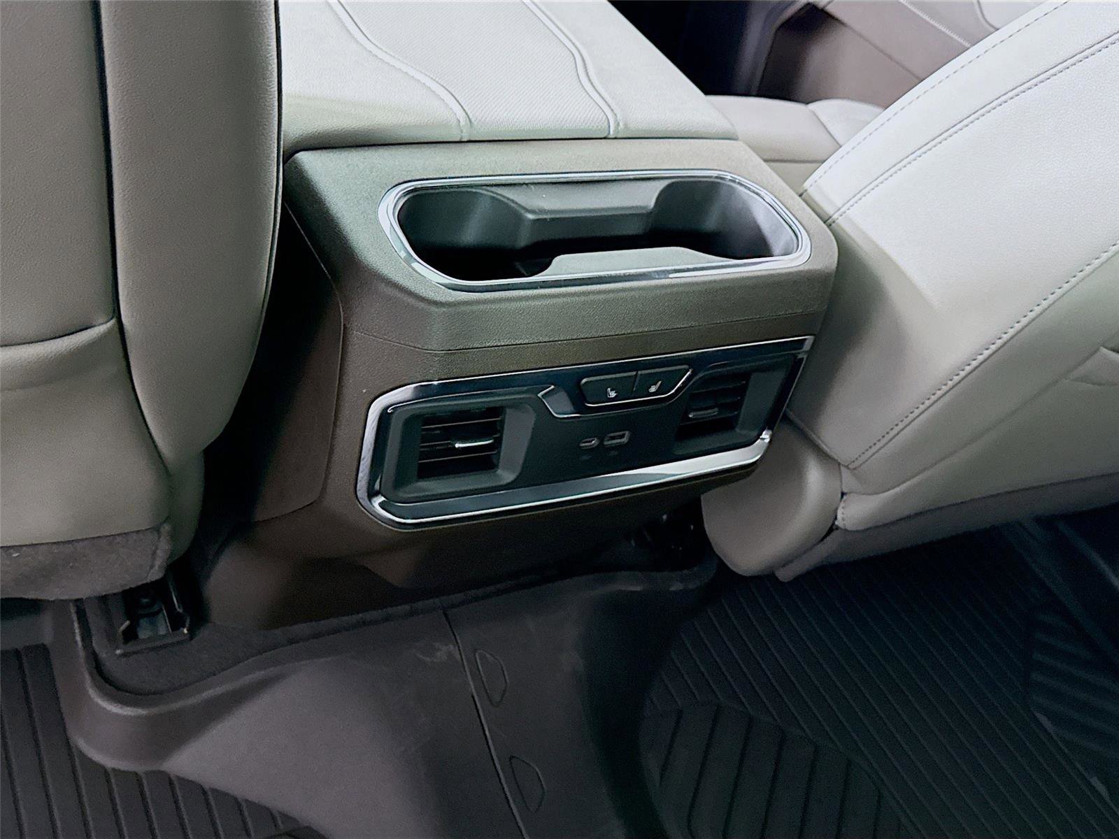 New 2026 Chevrolet Silverado 1500 LTZ w/ LTZ Premium Package AWD/4WD image 19