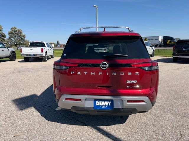 Used 2024 Nissan Pathfinder SL AWD/4WD image 8