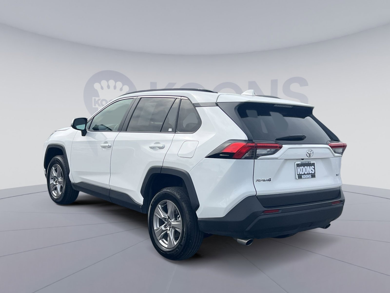 Used 2025 Toyota RAV4 XLE FWD image 14