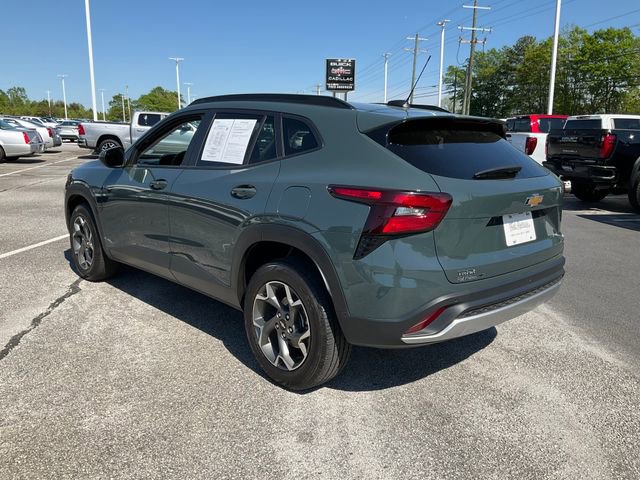 Used 2025 Chevrolet Trax LT w/ Sunroof Package image 21