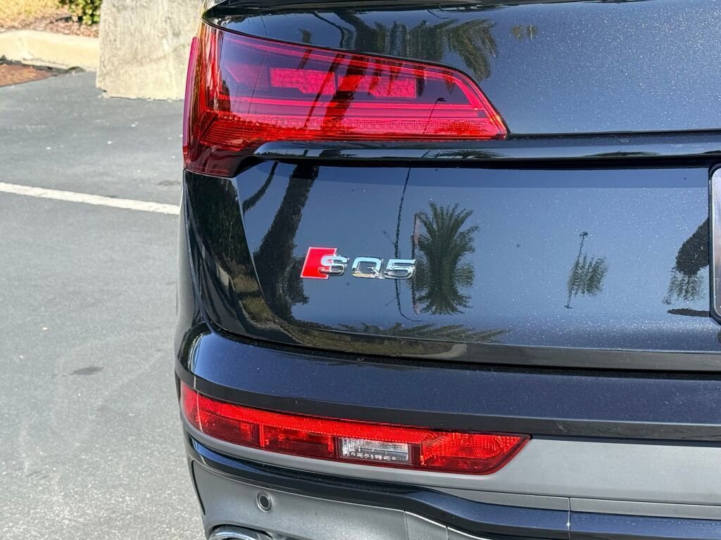 Used 2024 Audi SQ5 Prestige image 11
