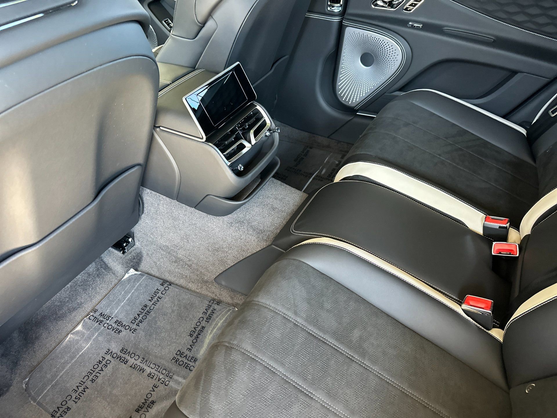 New 2025 Bentley Flying Spur Plug-In Hybrid image 10