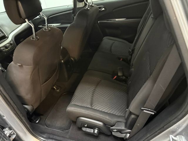 Used 2017 Dodge Journey SE image 30