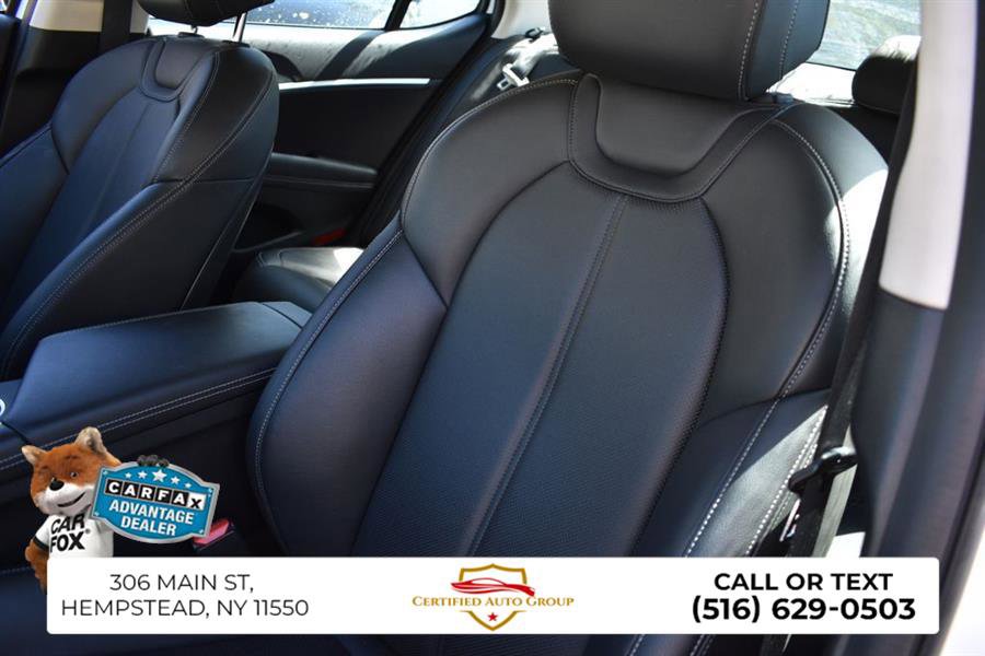 Used 2025 Genesis G70 2.5T image 11