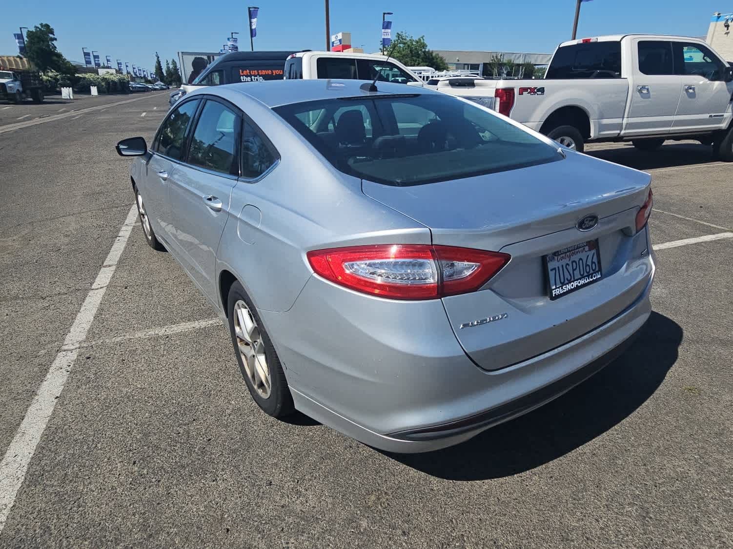 Used 2014 Ford Fusion SE FWD image 6